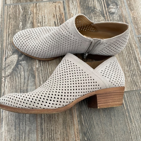 Lucky Brand - Picture 3 of 5